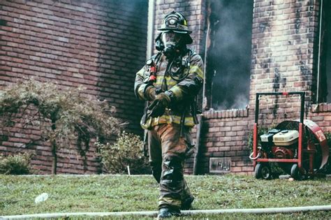 1000+ Firefighter Pictures Download Free Images on Unsplash