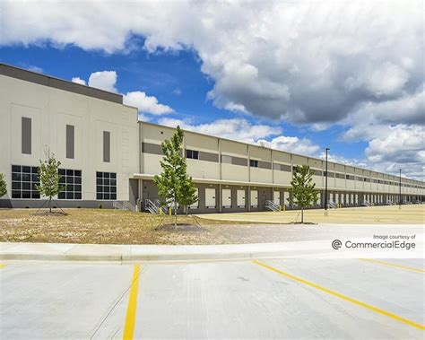 1000 logistics center dr. The city said Amazon would occupy all 348,480 square feet in the park’s Building 3, at 462 Hazelwood Logistics Center Drive. That building will be used as a sorting center, Hazelwood said. Amazon will take an additional 100,000 square feet in Building 4 at 441 Hazelwood Logistics Center Drive for use as a delivery station. 