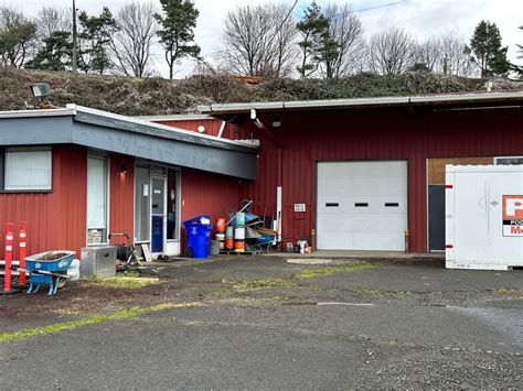 10001 North Kerby Avenue, Portland, OR industrial Building