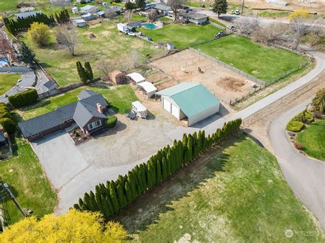 1001 Woodward Drive, Wenatchee, WA 98801 - realty.com