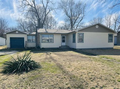 1002 8th Street West Plains, MO 65775 - MLS# 60237445