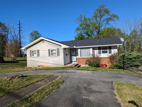 1004 Spring St, Johnson City, TN 37604 Zillow