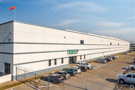 The LEED Certified® facility sits on a 22-acre site at Sunridge Boulevard adjacent to the Union Pacific Railroad Dallas Intermodal Terminal with access to I-45, I-20/635, I-35, and I-30. The facility includes 7,000 square feet of office and breakroom space, 85 dock doors, parking for up to 281 cars, and trailer storage capacity of up to 114 .... 