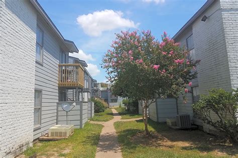 Houston, TX 77031. Southeast Houston Sunnyside. Map View Street View. Similar Properties. $1,415+ Charleston at Fannin Station. 1–2 Beds • 1–2 Baths. 555–1567 Sqft. 8 Units Available. ... Introducing Southwest Terrace, your ideal Houston apartment at 10200 West Bellfort Boulevard. Designed with individuals and families in mind, this .... 