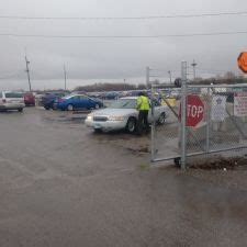 Apr 30, 2019 · Thousands of cars are parked at Chicago's impound lots, where they will stay until their owners can come up with the cash to reclaim them. Spencer Byrd said the city towed his car after he was ... 