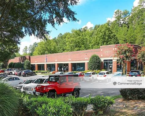 10400 old alabama connector rd. Located at 10400 Old Alabama Connector Road in Alpharetta, Georgia, this executive oﬃce space provides remarkable access to numerous amenities including coﬀee shops and a variety of fast-food outlets. Strategically placed near several transport routes, it is perfect for professionals constantly on the move. 