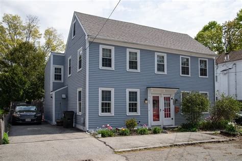 Nearby homes similar to 105 Prospect St have recently sold between $290K to $910K at an average of $300 per square foot. SOLD MAY 18, 2023. $670,000 Last Sold Price. 3 Beds. 2 Baths. 2,548 Sq. Ft. 116 Howard Ave, Grand Haven, MI 49417. SOLD MAY 10, 2023. $400,000 Last Sold Price.