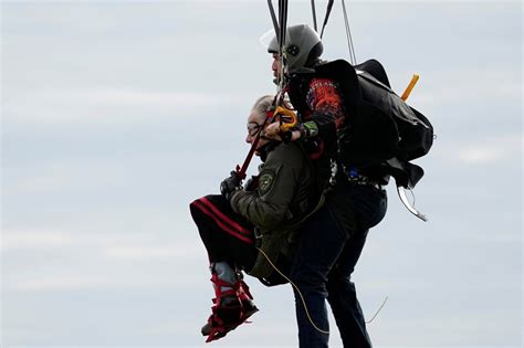 106-year-old Georgetown man sets record while skydiving with Gov. Abbott