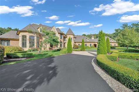 11,000 Square Foot Brick and Stone Mansion In Fenton, MI