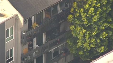 11 injured in Panorama City apartment complex fire