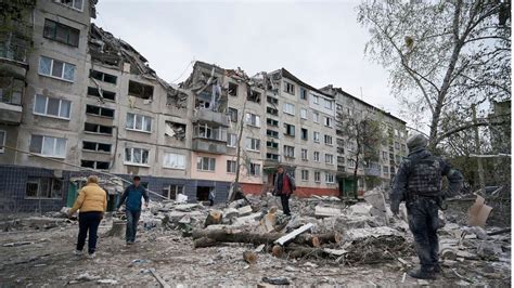 11 killed including 5 children in Russian strikes on eastern Ukrainian town