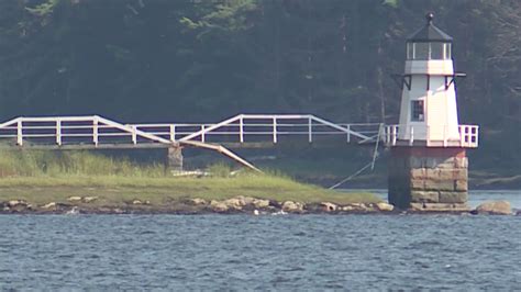 11 people are hurt when a walkway collapses during Maine’s annual lighthouse event