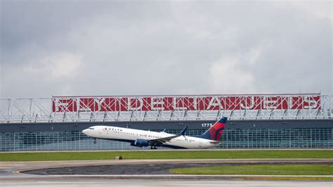 11 taken to hospital as Delta jetliner hits turbulence near Atlanta airport