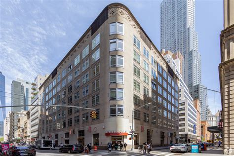 111 fulton st ny ny. 111 Fulton St Apt 406, New York NY, is a Condo home that contains 1240 sq ft and was built in 1940.It contains 1 bedroom and 2 bathrooms.This home last sold for $1,175,000 in December 2021. The Zestimate for this Condo is $1,203,300, which has increased by $10,616 in the last 30 days.The Rent Zestimate for this Condo is … 