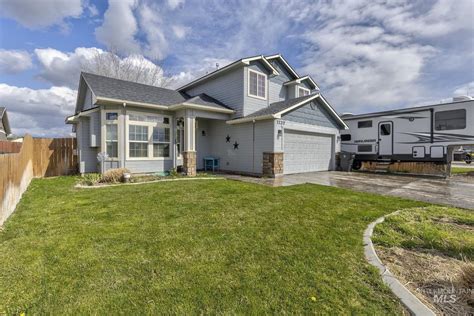 1120 W 11th St, Weiser, ID 83672 is currently not for sale. The 1,521 Square Feet single family home is a 3 beds, 3 baths property. This home was built in 2010 and last sold on -- for $--.. 