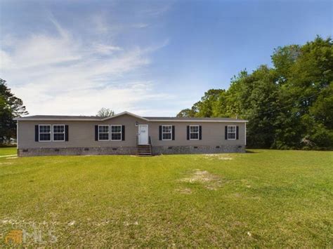 1143 Oak St, Jesup, GA 31545 - MLS 10148285 - Coldwell Banker