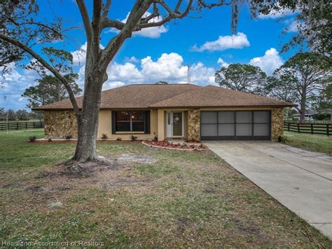 3 beds, 2 baths, 1176 sq. ft. house located at 12165 Payne Rd, Sebring, FL 33875 sold for $262,000 on Aug 10, 2021. MLS# 280339. Completely remodeled 3 bedroom 2 bath home on 2.37 acres!! New metal.... 