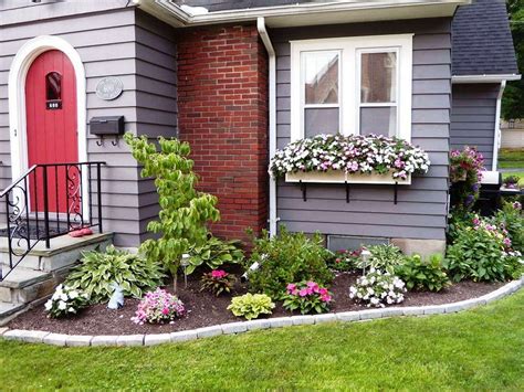 12 Gorgeous Front of House Flower Bed Ideas - Soil Seed and Garden