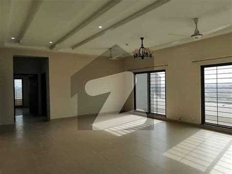 12 Marla Beautiful Apartment Available For Rent Askari 11