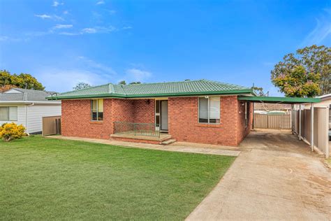 12 Milburn Road, TAMWORTH - tenantapp.com.au