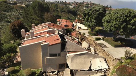 12 Palos Verdes Homes Fall Into Canyon After Landslide