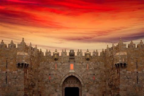 12 gates. Each gate has the name of one of the 12 tribes of Israel etched into it: Asher, Benjamin, Dan, Gad, Issachar, Joseph, Judah, Levi, Nephtali, Reubon, Simeon and Zebulun. The 12 tribes of Israel were named … 