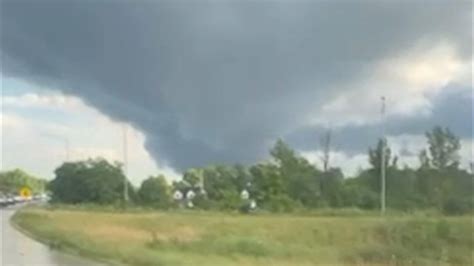 12 tornadoes touchdown in Chicago area, NWS confirms