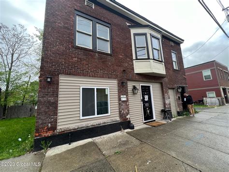 12202 Halı ve Koltuk Yıkama