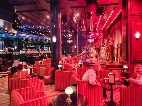 1230 club. Sep 27, 2021 · The Supper Club is the club's centerpiece. Seating 400 guests on the top floor, it's a lavishly furnished dining room where waitstaff in red jackets serve fine steaks and seafood towers. 