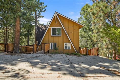 1296 Calgary Dr, Lake Arrowhead, CA 92352 MLS# CV23014232 Redfin