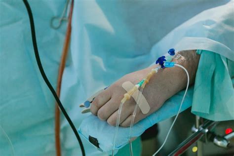 13 Pros and Cons of Being a Dialysis Technician