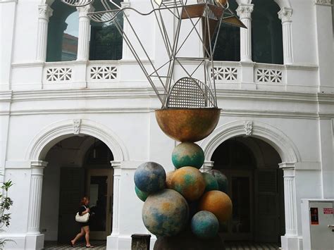 13 Public Sculptures in Singapore