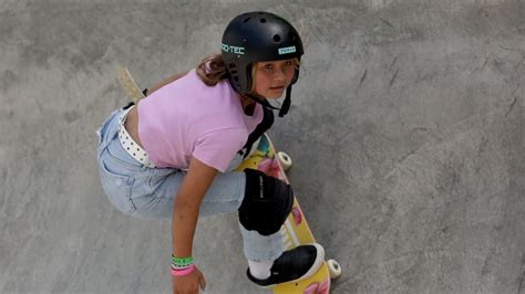 13-year-old girl is first female skateboarder to land a 720