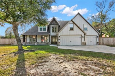 130 E Caldwood Beaumont, TX 77707 - Coldwell Banker