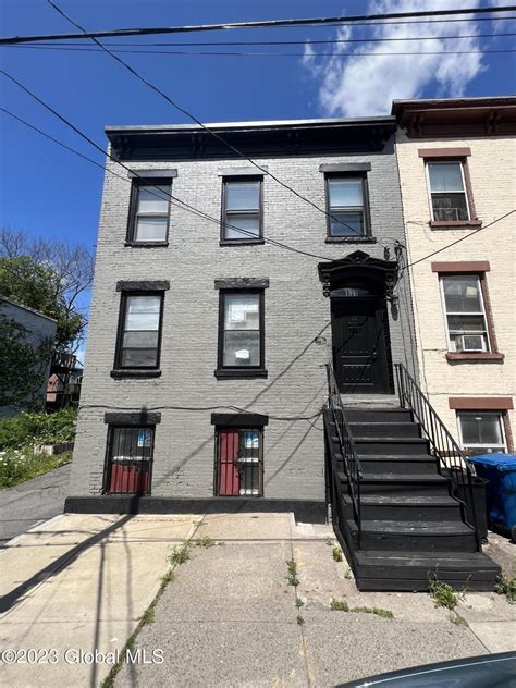 139 broadway albany ny 12202. 138 Lancaster Street, Albany, NY 12210. Active. MLS ID #202414042, David M Schrepper, Listing by: RE/MAX Solutions. 35 Elm Street, Albany, NY 12202 is pending. Zillow has 17 photos of this 6 beds, 4 baths, 2,880 Square Feet multi family home with a … 