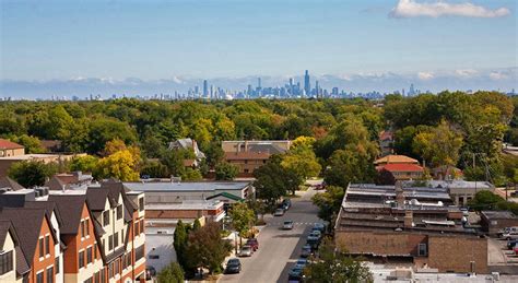 14 Km - Distance from Chicago to Oak Park