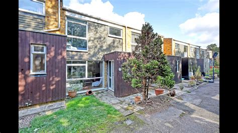 14 The Pines, Woodford Green IG8 0RW HomeValued