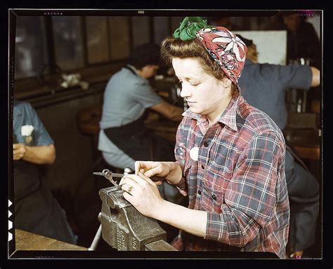 14 Vintage Photos of Real-Life Rosie the Riveters