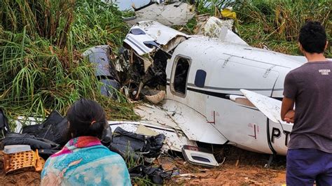 14 dead as plane carrying tourists crashes in Brazil