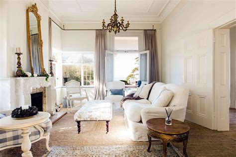 14 Elegant And Timeless Traditional Living Rooms The Classy Room Design - Classy Room Design