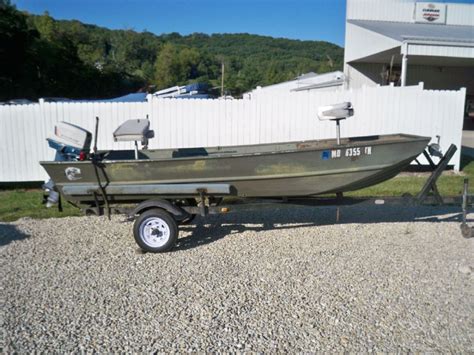 14 foot jon boat for sale. The all-purpose, all-welded TRACKER® GRIZZLY® 1448 Jon is a tough, nimble and affordable aluminum jon boat. The deep, roomy interior provides plenty of room for fishing tackle or hunting gear, and two seat … 