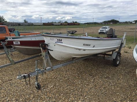 14 ft aluminum boat with trailer. Victoria Harbour. 14 ft aluminum boat 50HP Mercury motor, 6 HP Mercury trolling motor, mini Kota trolling motor. All safety equipment and trailer asking $3000 or BO call only Joe 705-433-2367.. 
