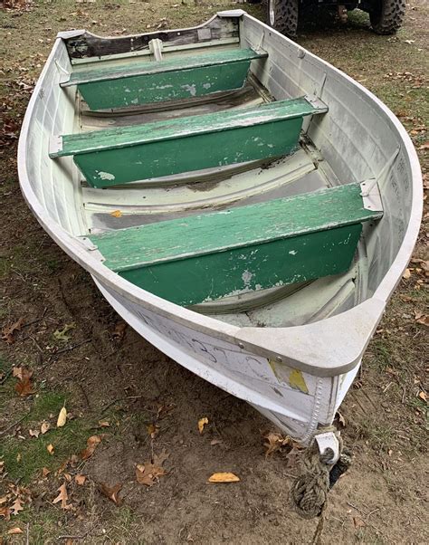 14 ft starcraft aluminum boat. 15" = short shaft. 20" = long shaft. 25" = x long shaft. i dont think the length on small obs is as important as the big boys. when i fixed the transom in my aluminum boats--i raised mine up in the back so that it goes straight across instead of having a dip. i have 3 boats-- 2 small and 1 bass boat. i switch the small motors from boat to boat ... 