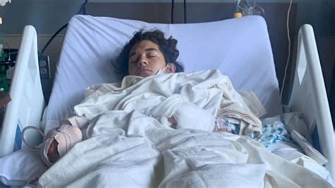 14-year-old boy loses hands, feet after 'flu-like symptoms'