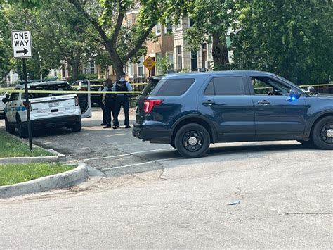 14-year-old boy shot while near sidewalk in Garfield Park