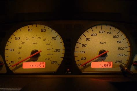 ¿How many mph are there in 42 kph? In 42 kph there are 26.09759 mph. Which is the same to say that 42 kilometers per hour is 26.09759 miles per hour. Forty-two kilometers per hour equals to twenty-six miles per hour. *Approximation ¿What is the inverse calculation between 1 mile per hour and 42 kilometers per hour?