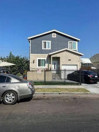 2880 sq. ft. multi-family (2-4 unit) located at 1429 E 25TH St E, Los Angeles, CA 90011 sold for $322,000 on Oct 21, 2010. MLS# Y1006331. nicely kept four unit property. two bedrooms one bath each.. 