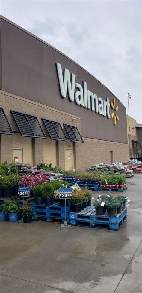 Walmart - 14505 Ne Fourth Plain Blvd - [Custodian / Cart Attendant / Team Member / up to $17-hr] - As a Cart & Janitorial Associate at Walmart, you'll: Ensure customers have a great first and last impression; Gather carts from the parking lot; Operate equipment to move carts from the parking lot to inside the store;. 