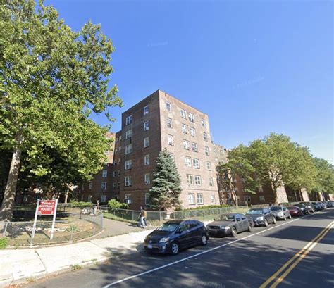 146 Nostrand Vy