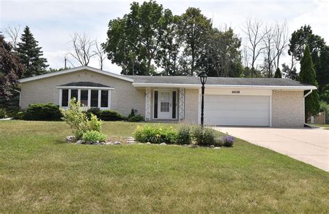 14935 W Maple Ridge Rd, New Berlin, WI 53151 Zillow